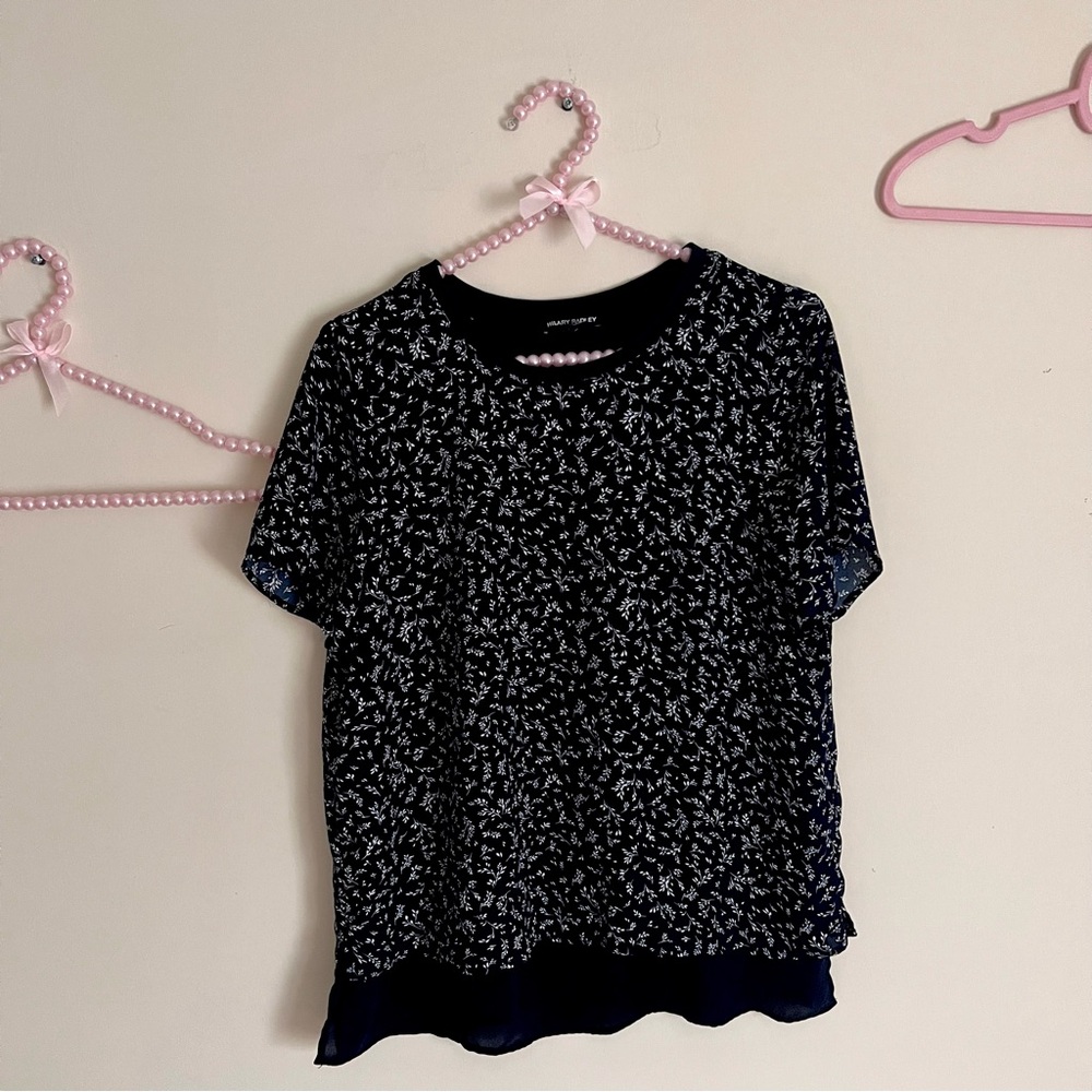 HILARY RADLEY Dark Navy and White Floral Chiffon Women’s T-Shirt ⋆ PRE-LOVED ⋆